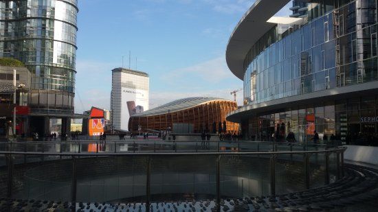 Piazza Gae Aulenti